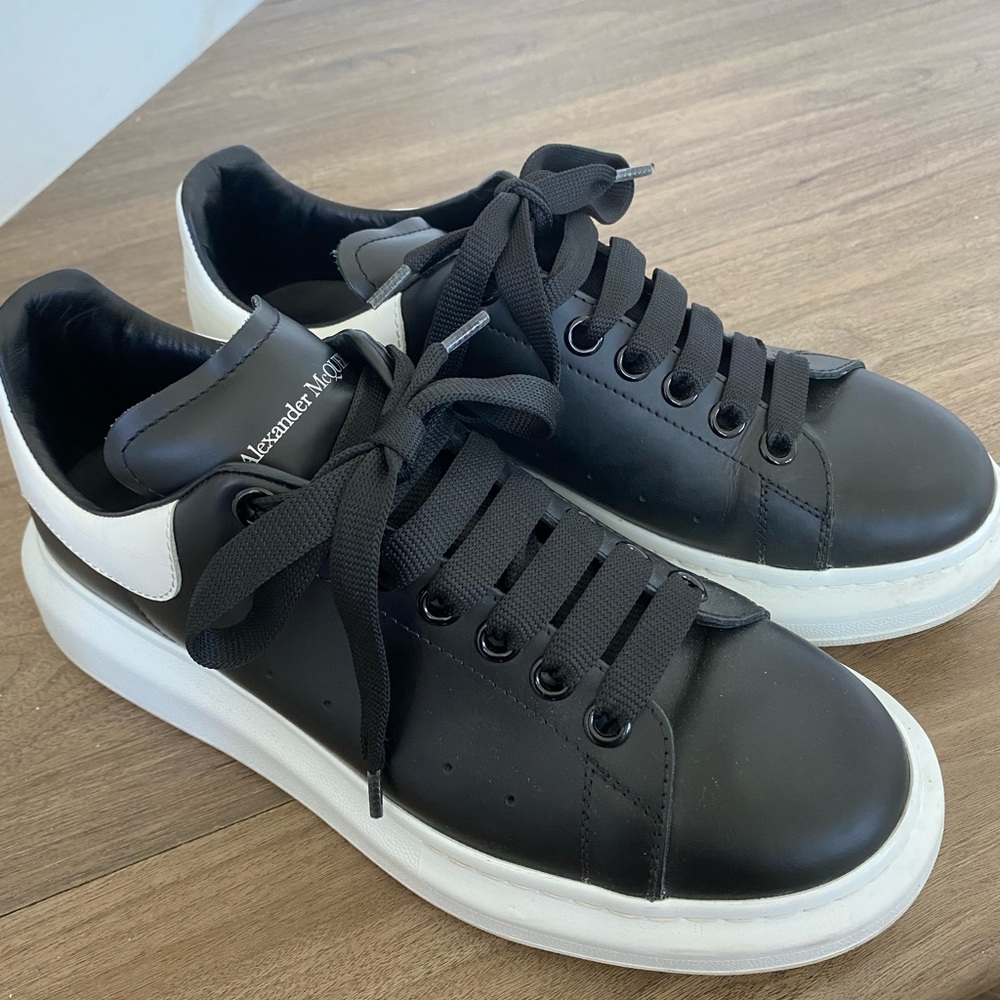 Alexander McQueen Men's Black and White Sneakers